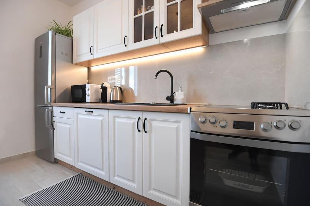 Apartman Ilijana Zara Esterno foto