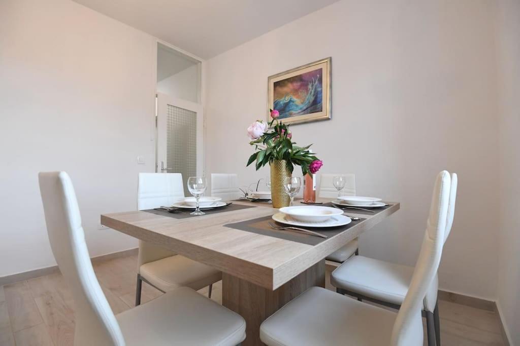 Apartman Ilijana Zara Esterno foto