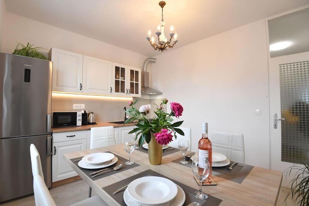 Apartman Ilijana Zara Esterno foto